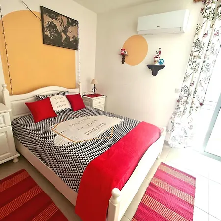 Διαμέρισμα Female Solo Traverels Only & Spacious Vintage & Private Bath & Balcony & Σεντ Πόλς Μπέι