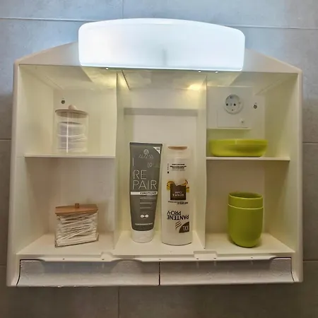 Female Solo Traverels Only & Spacious Vintage & Private Bath & Balcony & * St Paul's Bay