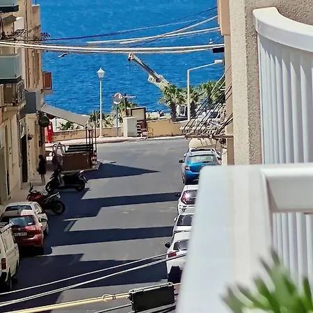 Apartament Female Solo Traverels Only & Spacious Vintage & Private Bath & Balcony & *